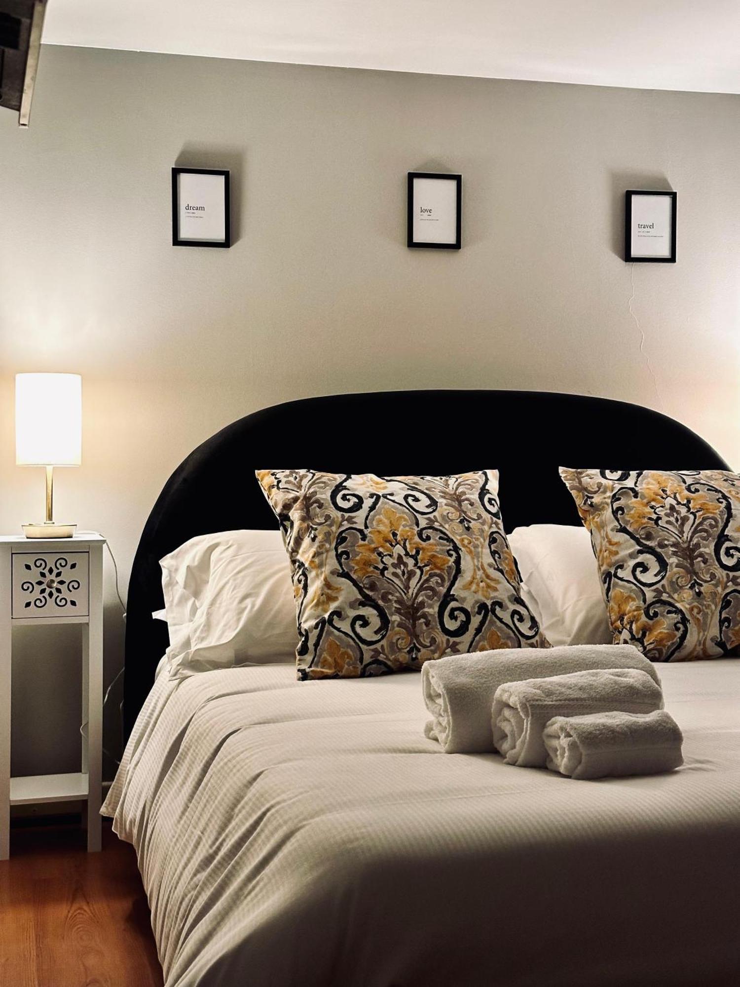 Nerino House, Elegante E Tranquillo Appartamento A 5 Minuti Dal Duomo 米兰 外观 照片
