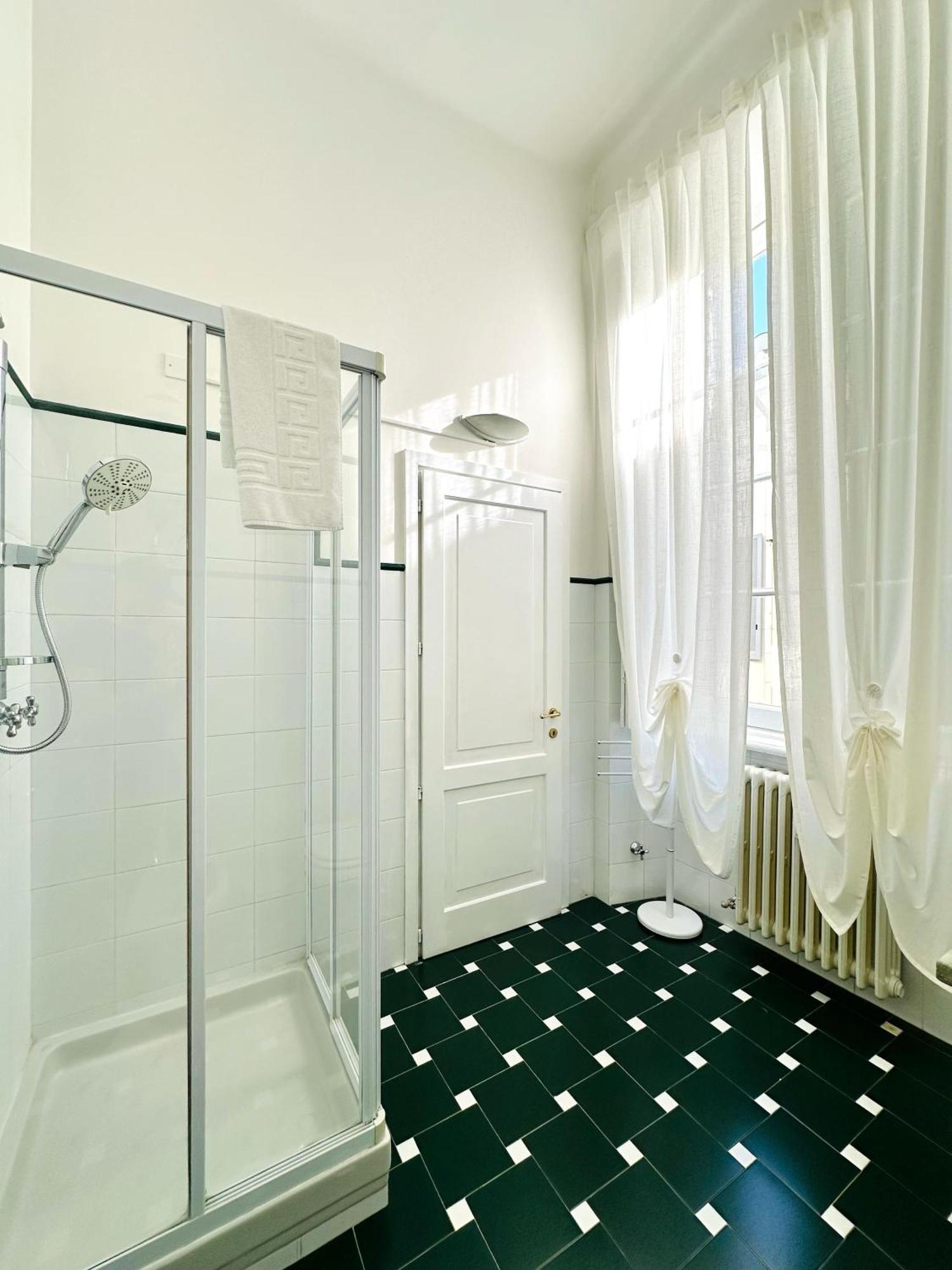 Nerino House, Elegante E Tranquillo Appartamento A 5 Minuti Dal Duomo 米兰 外观 照片