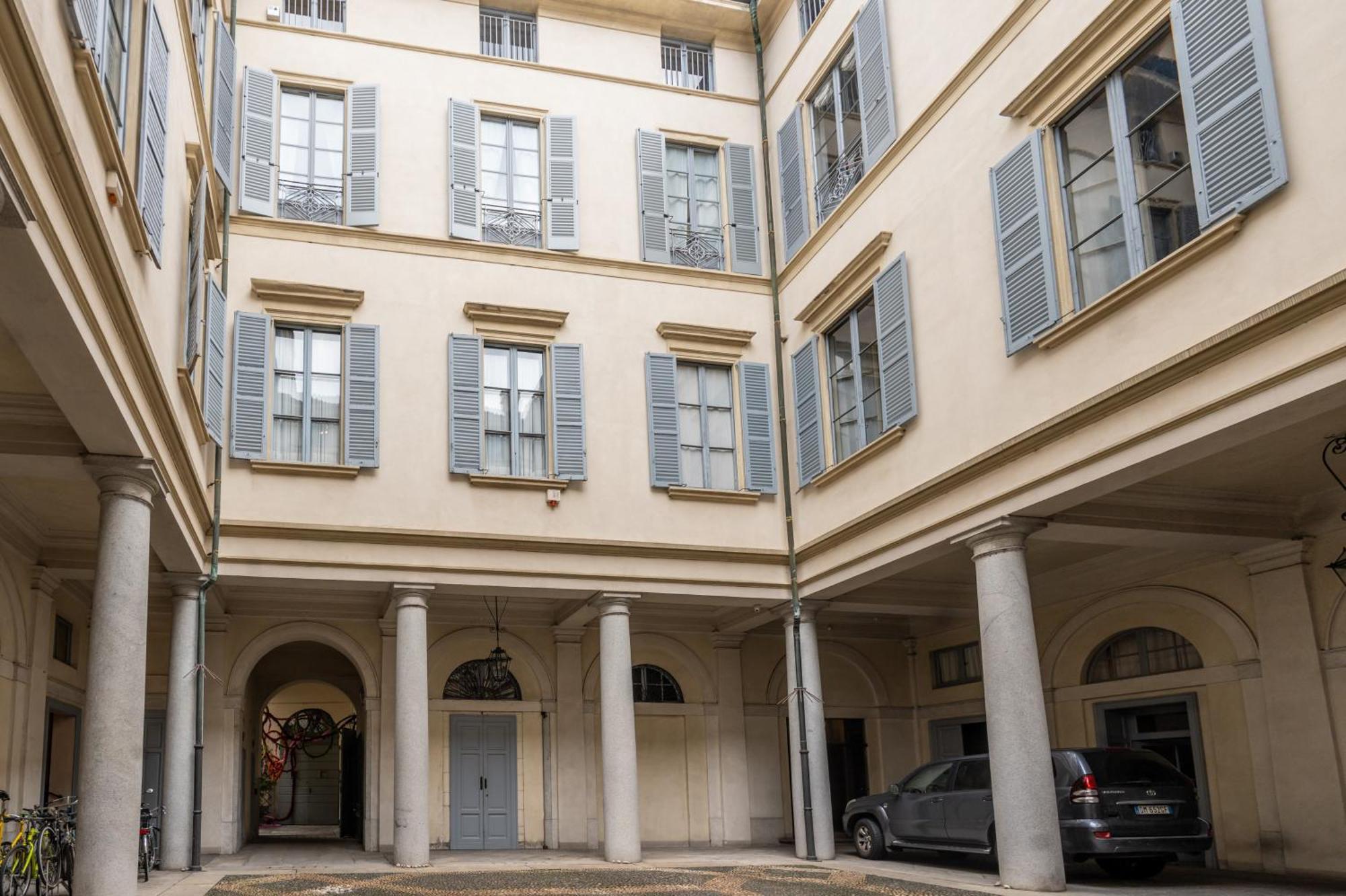Nerino House, Elegante E Tranquillo Appartamento A 5 Minuti Dal Duomo 米兰 外观 照片