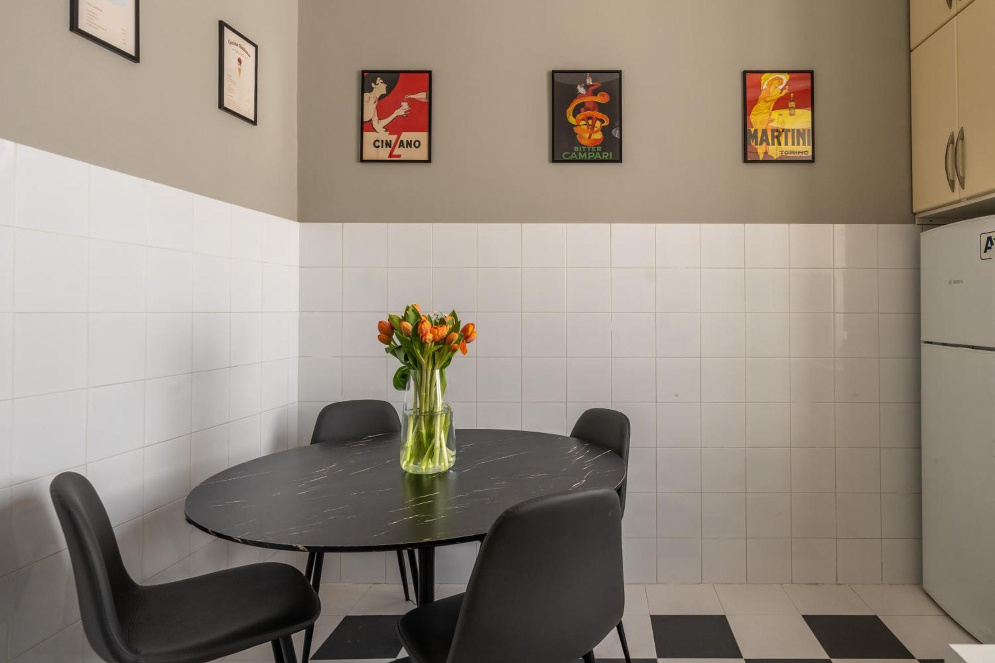 Nerino House, Elegante E Tranquillo Appartamento A 5 Minuti Dal Duomo 米兰 外观 照片